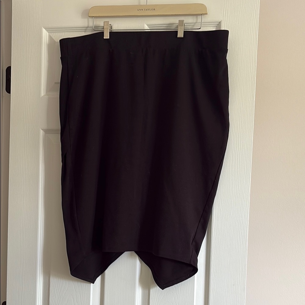 Torrid Black Pencil Skirt with Geometric back